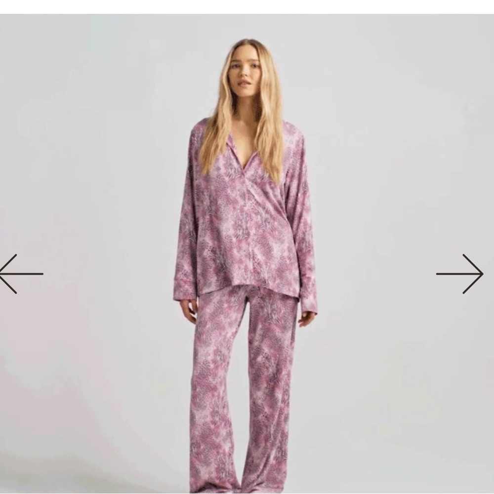 Skims Women's Pink Patterned Pajama Set